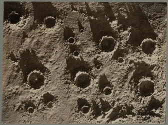 Photographie du modèle de cratère lunaire
