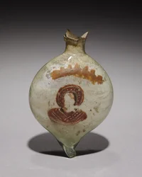 Flacon de pèlerin avec figure nimbée, c.400-600