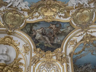 Psyché recueillie par Zéphyr. Peinture de Charles Joseph Natoire (1700-1777).