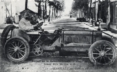 Course, Grand Prix de France (ACF) : Barrel conduisant une voiture Brasier sur le circuit de la Seine Inférieure, 2 juillet