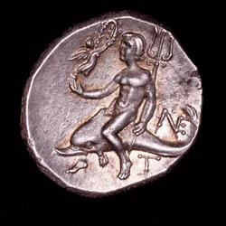 Pièce de monnaie grecque ancienne rare, Calabre, Tarente, Taras chevauchant un dauphin tenant un trident, Nike au-dessus avec une couronne de laurier
