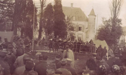 Spectacle donné par les soldats du 94e R.I. - 1915