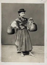 Petits métiers : portrait de porteur d