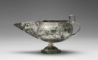 Pichet à bec, 300-600