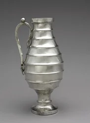 Pichet à étages, 400-600