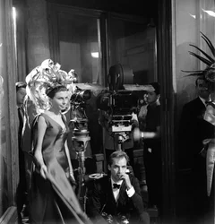 La princesse et actrice Soraya Esfandiari Bakhtiari sur le tournage du film "I Tre Volti" réalisé par Mauro Bolognini à Venise - 1964
