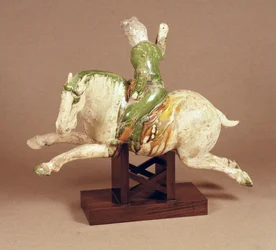 Figure de joueur de polo monté en poterie T