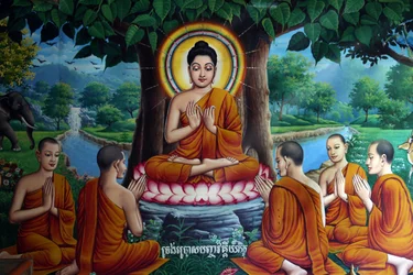 Fresque du temple représentant Bouddha avec des disciples. Cambodge