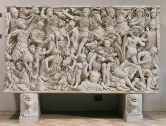 Le sarcophage Ludovisi avec une représentation en haut relief des Romains combattant les Barbares, 250-80 après J.-C.