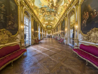 La galerie dorée et la voûte peinte par François Perrier (1594-1649)