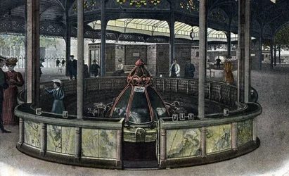 Tourisme thermal : la source de la Sainte Grille à Vichy, Allier vers 1905.