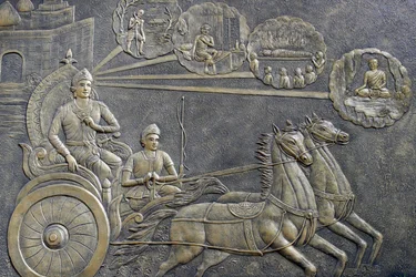 Tinh Xa Ngoc Chau temple bouddhiste, La Vie du Bouddha, Siddhartha Gautama, Le Prince Siddhartha demanda à un cocher de l