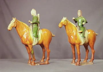 Deux figures moulées T