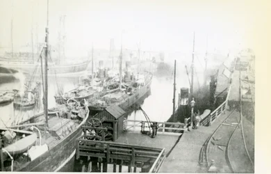 Vue du port de Blyth en aval avec de nombreux navires en attente de chargement