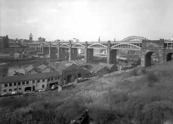 Vue du High Level Bridge depuis Gateshead, High Level Bridge, Royaume-Uni, avril 1969