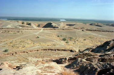 Vue du Ziggurat, construit par le roi élamite Untash-Gal (1265-46 av. J.-C.) (photo)