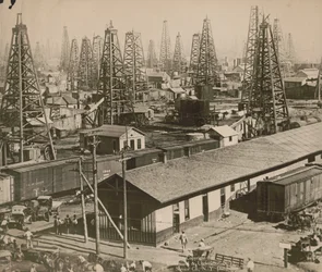 Derricks pétroliers à Burkburnett, Texas