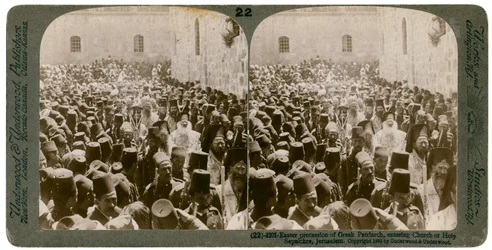 Procession de Pâques du patriarche grec, entrant dans l