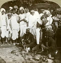 Charmeur de serpents, Calcutta, Inde, vers 1900