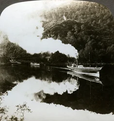 Yacht à vapeur sur le Loch Katrine, Écosse