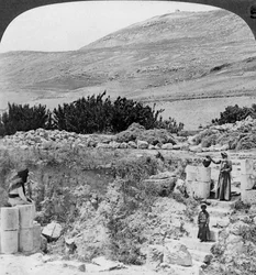 Marches menant au puits de Jacob, vue vers le nord-ouest, Palestine Israël, 1905