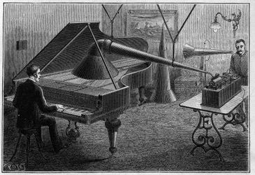 Appareil pour enregistrer une pièce de piano par le phonographe, une invention de Thomas Alva Edison (1847-1931). Gravure dans "La Nature. Revue des sciences et de ses applications aux arts et à l
