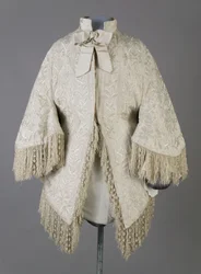 Manteau de Bertha Palmer, c.1870 (vue de face), soie moirée côtelée, franges et perles de cristal