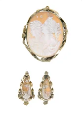 Broche et boucles d