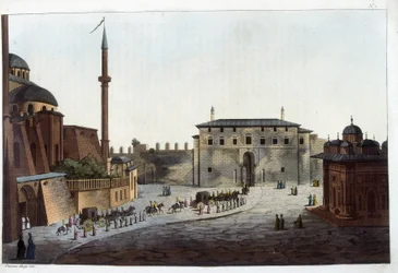 Constantinople : Porte du Sérail. Soliman le Magnifique fut le premier à y transporter toute sa cour et son harem, sauf ceux qui avaient vécu avec ses prédécesseurs. Dans « Le costume ancien et moderne