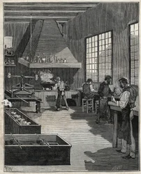Orfèvrerie galvanique : préparation des moules. Gravure de 1885 dans "Les arts et métiers illustrés" par Adolphe Bitard.