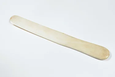 Couteau à papier en ivoire appartenant à Charles Dickens, vers 1850