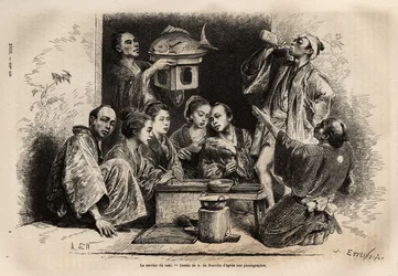 Le service du saké, ce qui est le plus cérémonial dans les banquets, le saké est apporté dans de grands pots laqués ou des cruches en bronze, placés sur une barre de bambou, chauffés dans un bain-marie dans des bouteilles en porcelaine ; les coupes de maté
