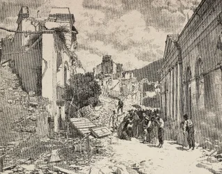 Parmi les ruines après le tremblement de terre dans la station balnéaire de Balliazzi, Italie