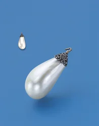 Pendentif en perles anciennes