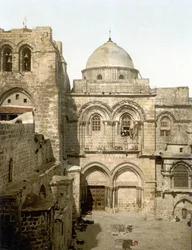 Façade du Saint-Sépulcre. Jérusalem. Photochrome sd. 1890-1900.