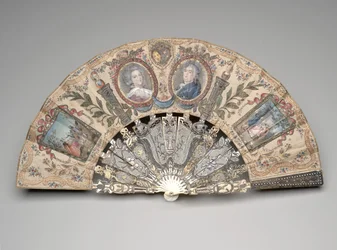 Éventail pliant avec médaillons de portraits de Marie-Antoinette et Louis XVI, après 1786 (gouache et aquarelle sur feuille de soie double, laiton, argent, fil métallique, ivoire, dorure, feuille d