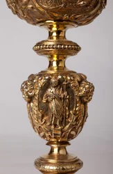 Métallerie. Calice. Don du chanoine A. Le Vaillant de la Bassarderie, doyen du chapitre de la cathédrale de 1726 à 1758. 18ème siècle. (détail)