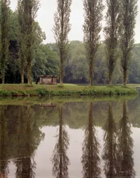 Vue du tombeau du philosophe suisse Jean Jacques Rousseau (1712-1778) à Ermenonville (Oise)