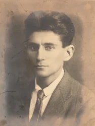 Portrait photographique de Franz Kafka, longueur du buste