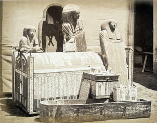 Statues archéologiques trouvées en Égypte - dans «Album photo du 1er Musée du Caire» fondé par Auguste Mariette Bey