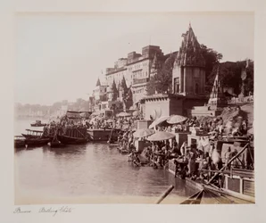 Ghâts de bain de Bénarès, vers 1885
