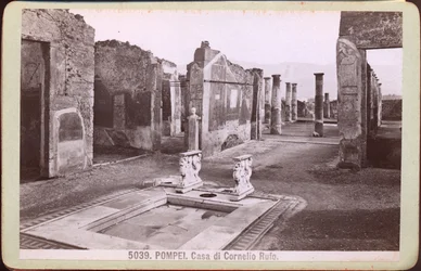 Maison de Cornelius Rufus à Pompéi, vers 1880 (photographie)