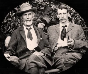 Edward Carpenter et son compagnon George Merrill, vers 1900