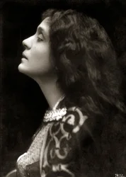 Eleonora Duse - portrait profile