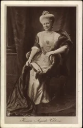 Impératrice Auguste Viktoria en couronne et fourrure