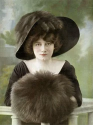 Comédienne française Cora Laparcerie (1875-1951) photo du journal français "Le Théâtre" 1er janvier