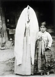 Femme coréenne et jeune fille