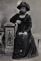 Les Monstres, la femme à barbe. Photographie, fin du 19e siècle, Paris. Coll. Selva