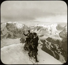 Alpinisme à la fin du 19ème ou début du 20ème siècle : groupe d