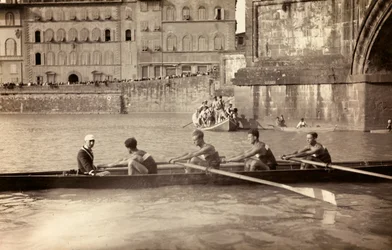 Ramer sur le fleuve Arno, Florence